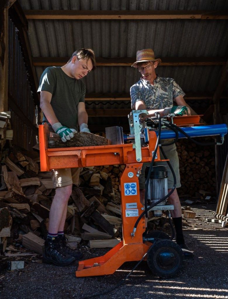 hout kloven met e kloofmachine