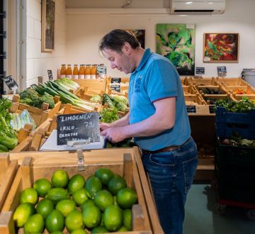 binnenkant van de winkel op de Vijfsprong, symboliseert zelfstandigheid